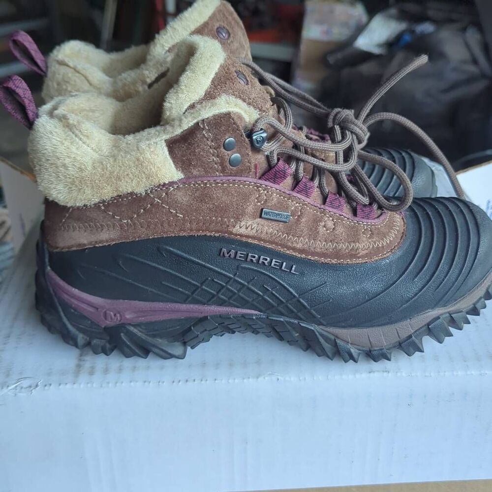 Merrell waterproof women's boots size 8